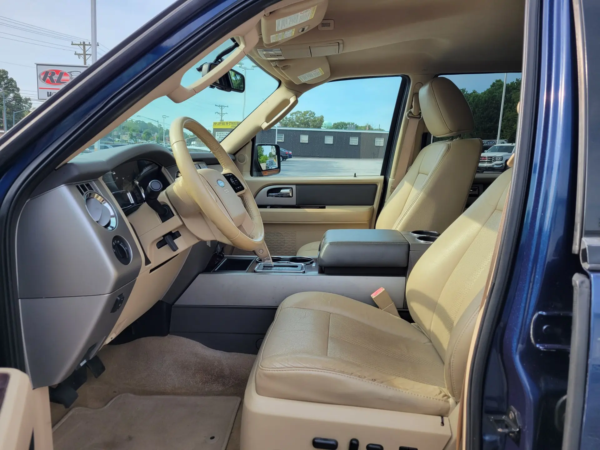 2013 Ford Expedition XLT photo 5