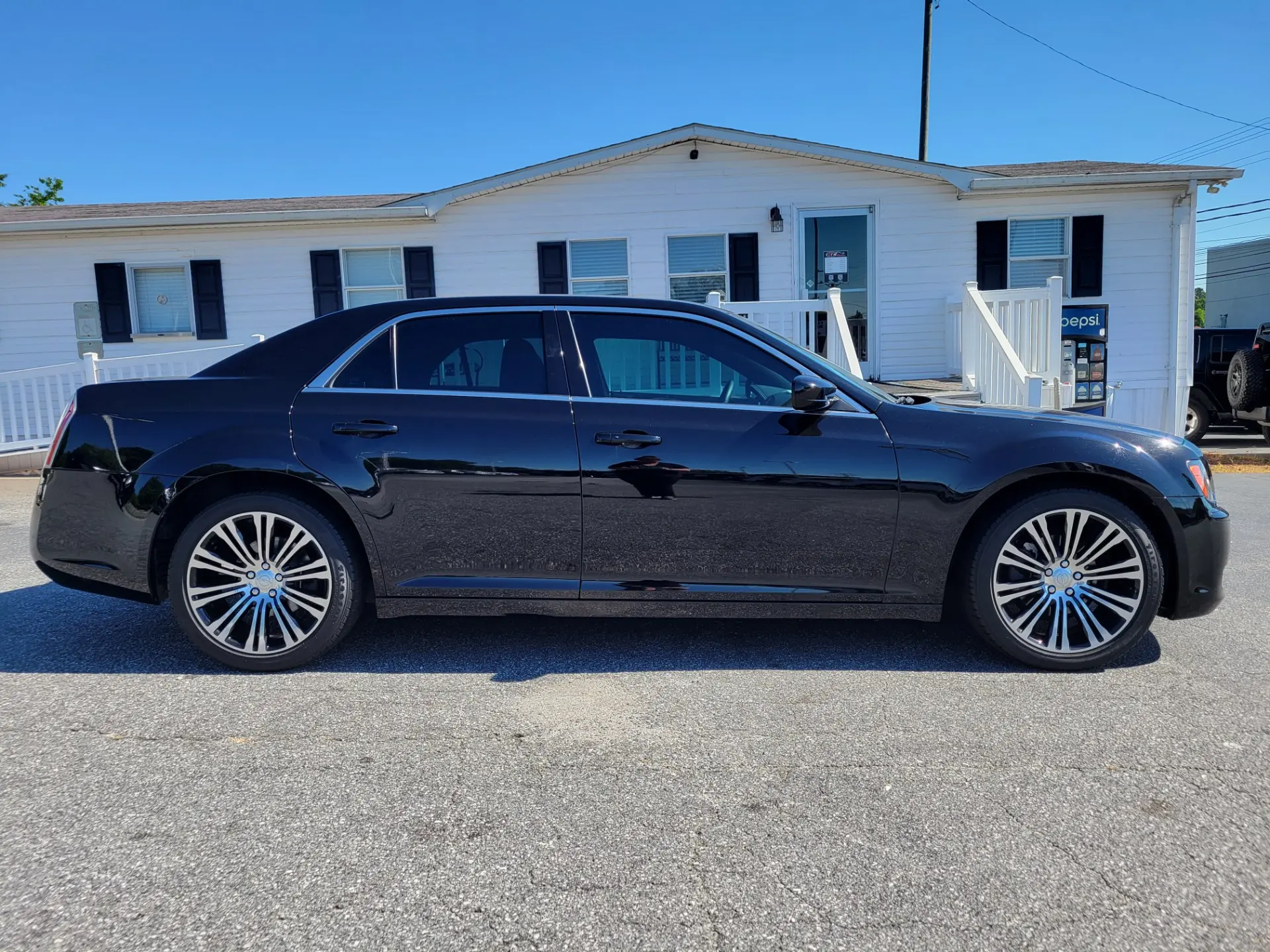 2012 Chrysler 300 S V6 photo 4