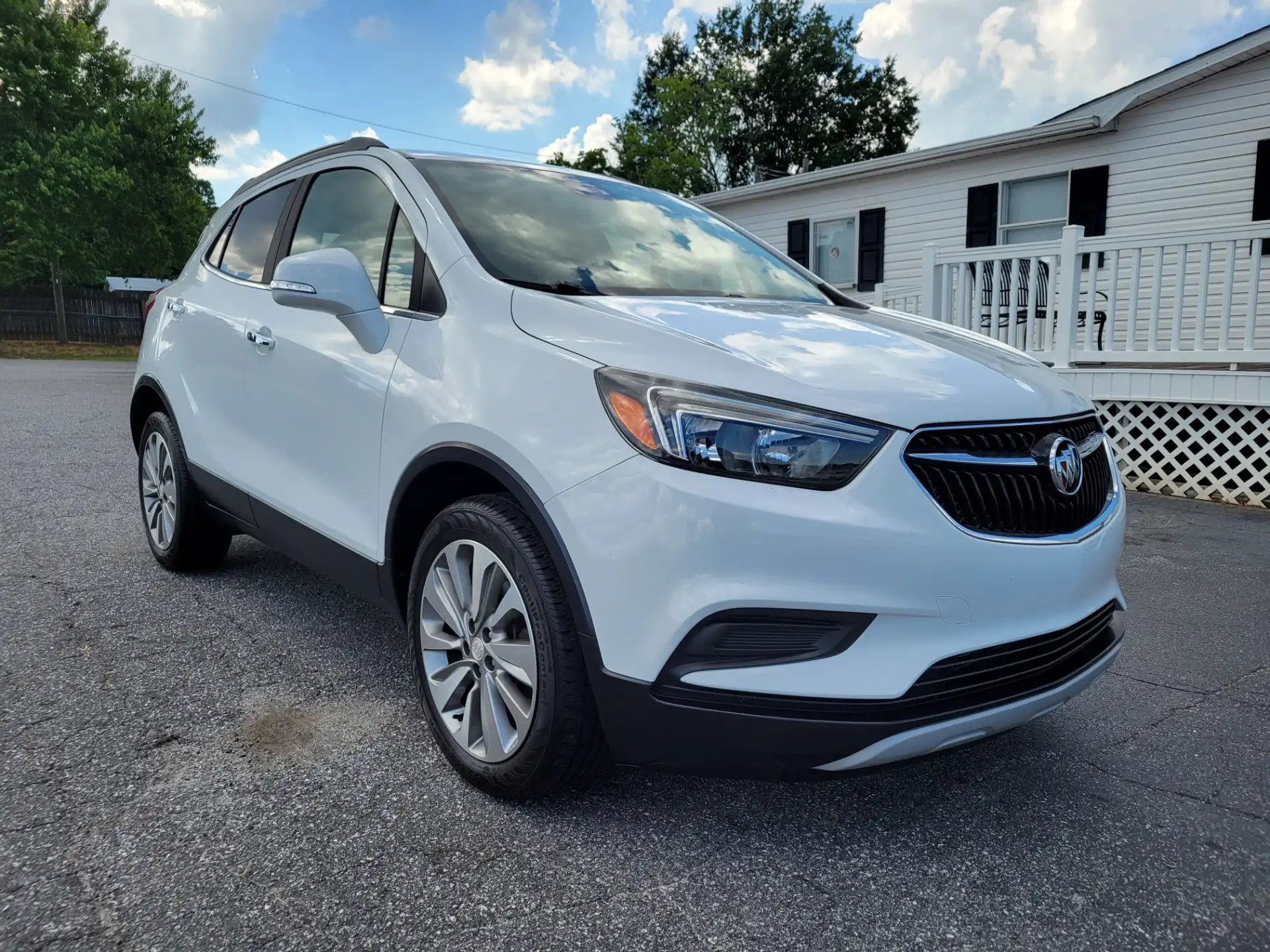 2017 Buick Encore Preferred's photo