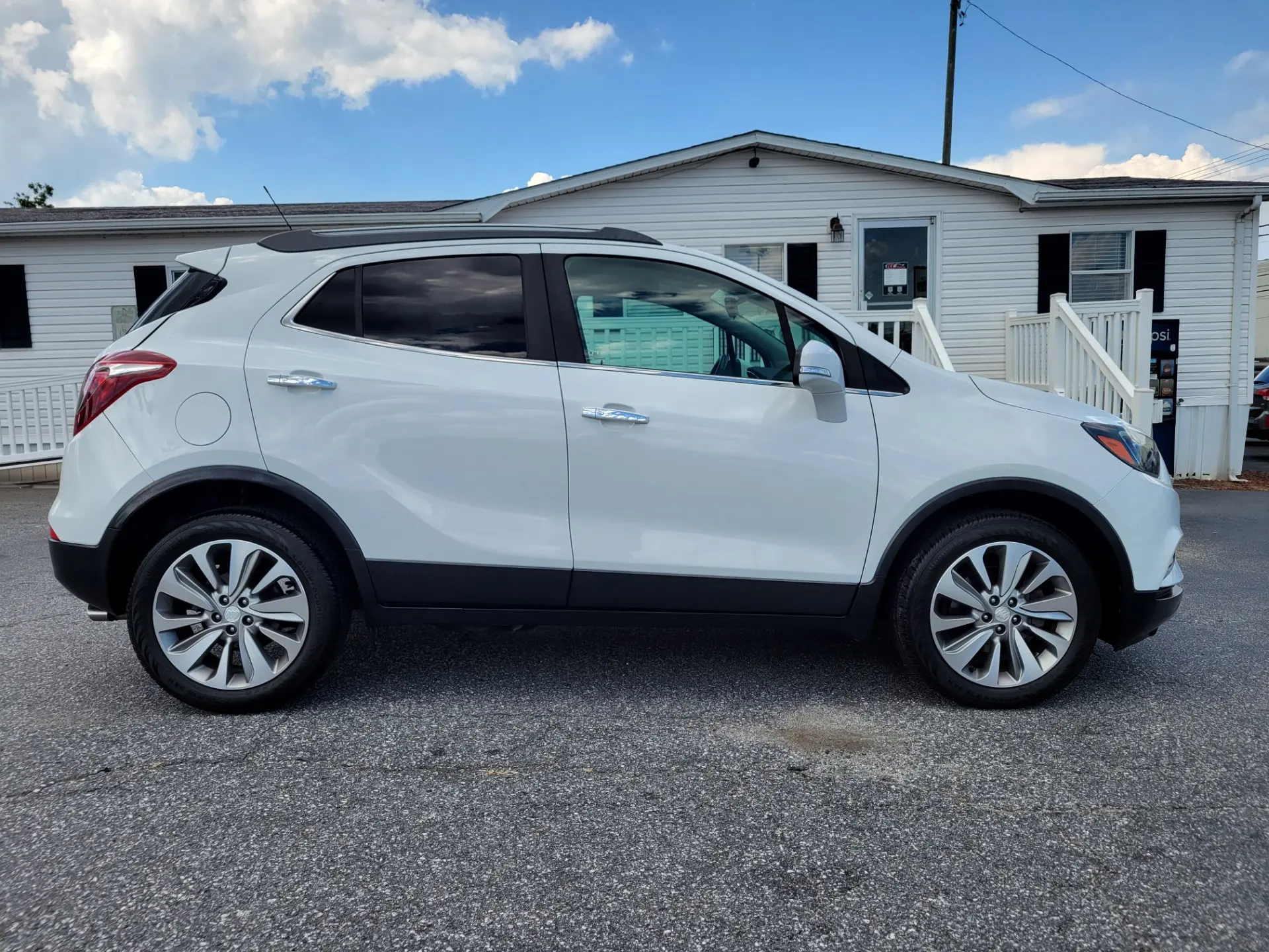 2017 Buick Encore Preferred photo 4