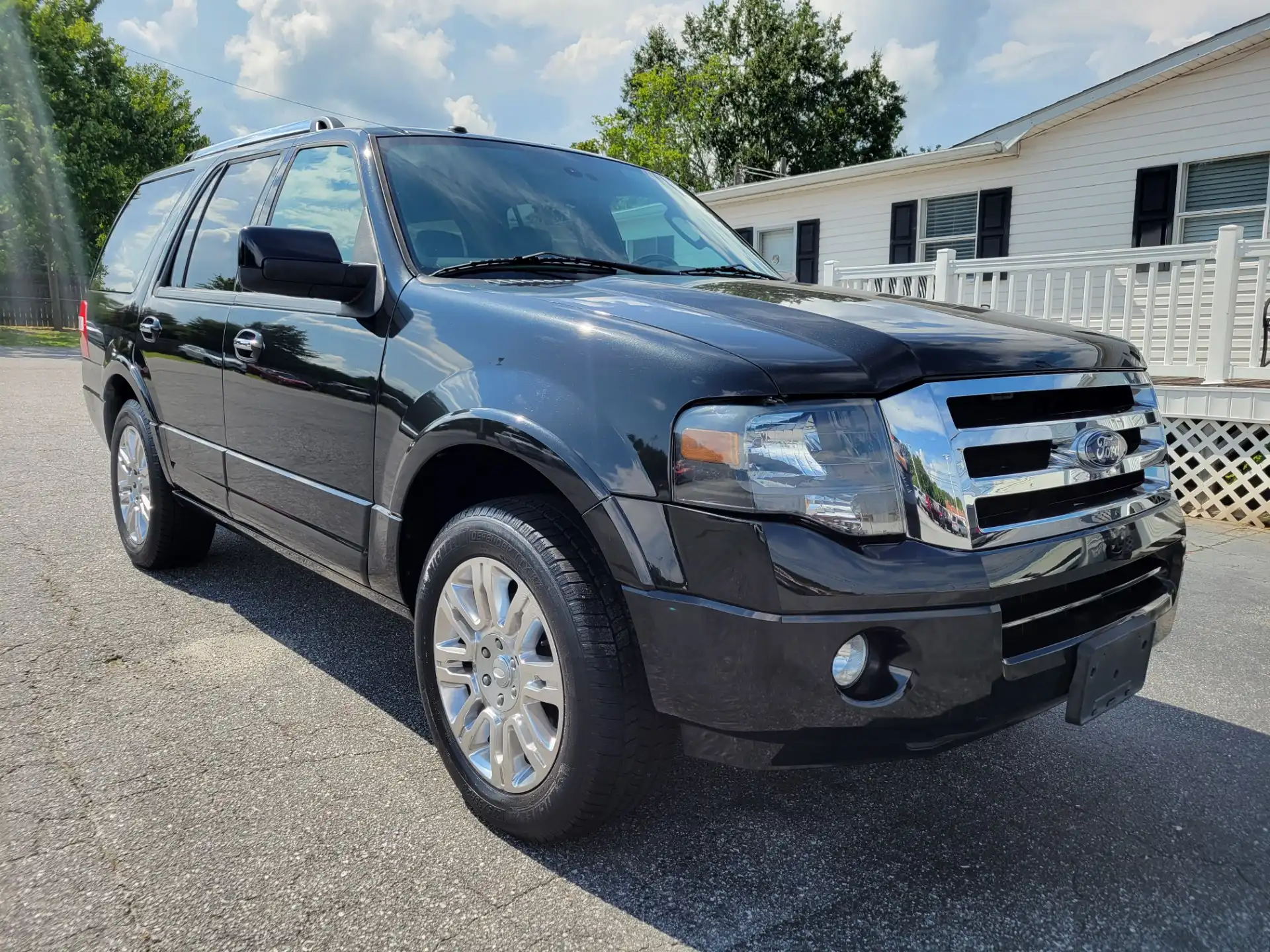 2011 Ford Expedition Limited's photo
