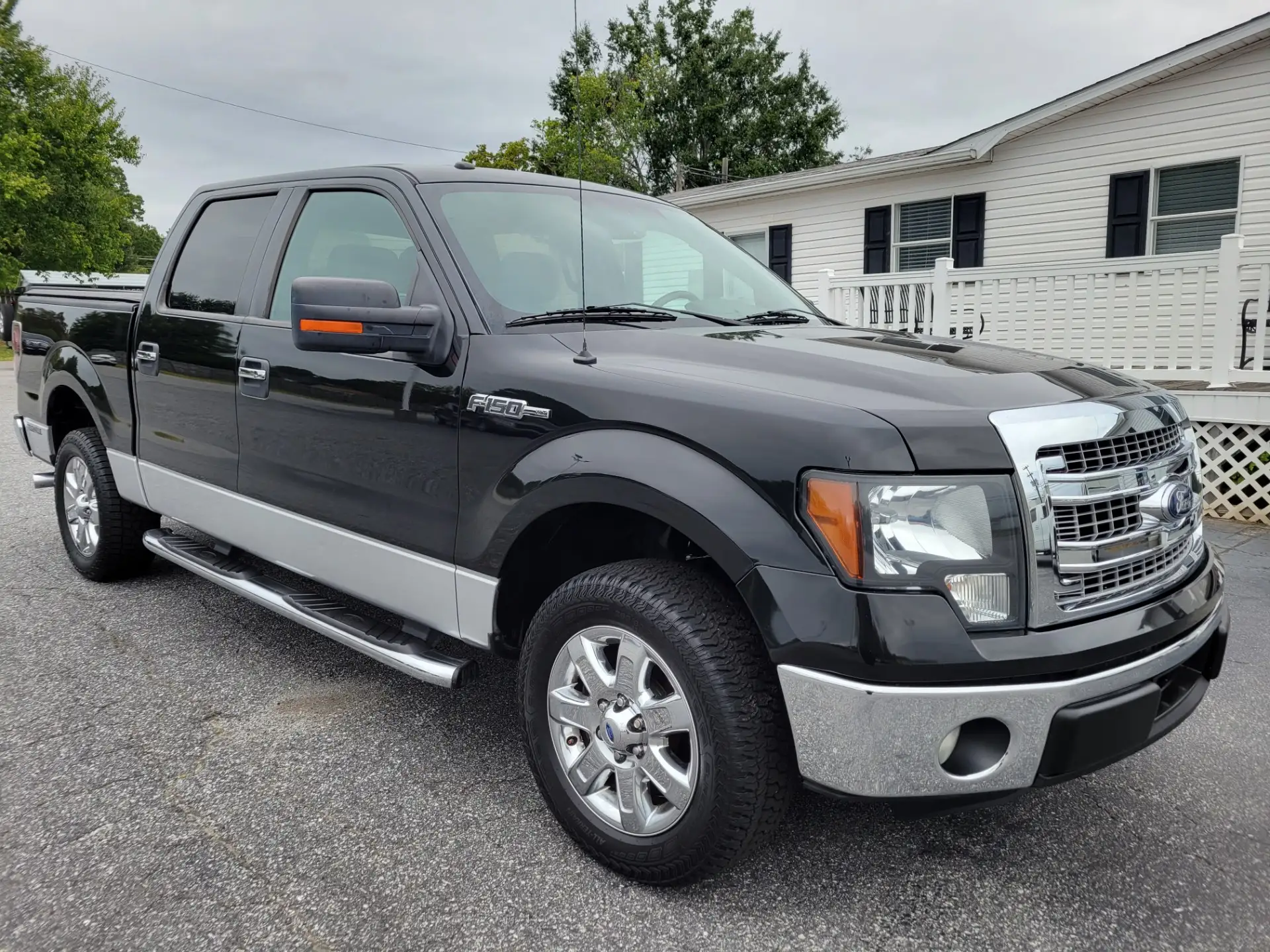 2013 Ford F-150 XL SuperCrew 145 in's photo