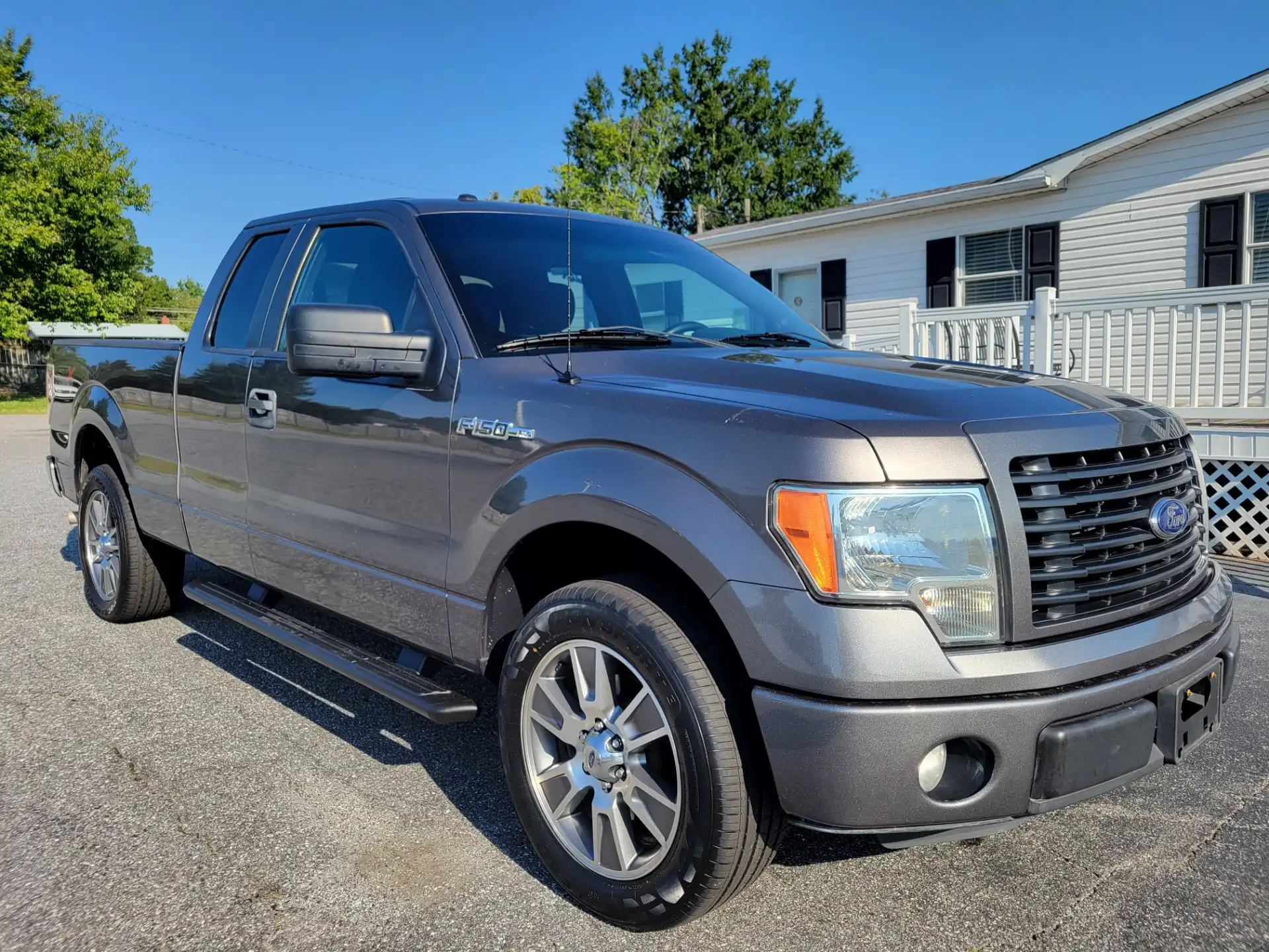 2014 Ford F-150 XL SuperCab 145 in's photo