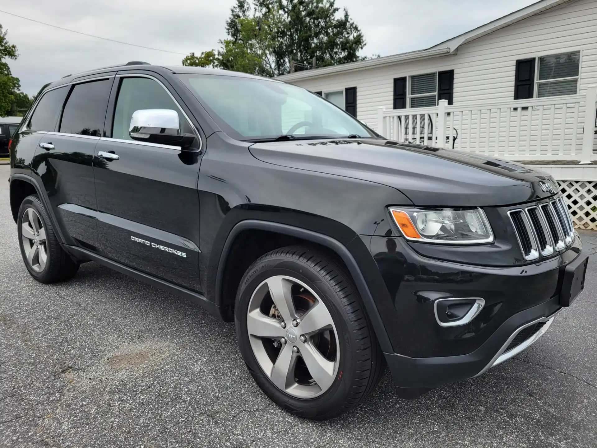 2014 Jeep Grand Cherokee Limited's photo