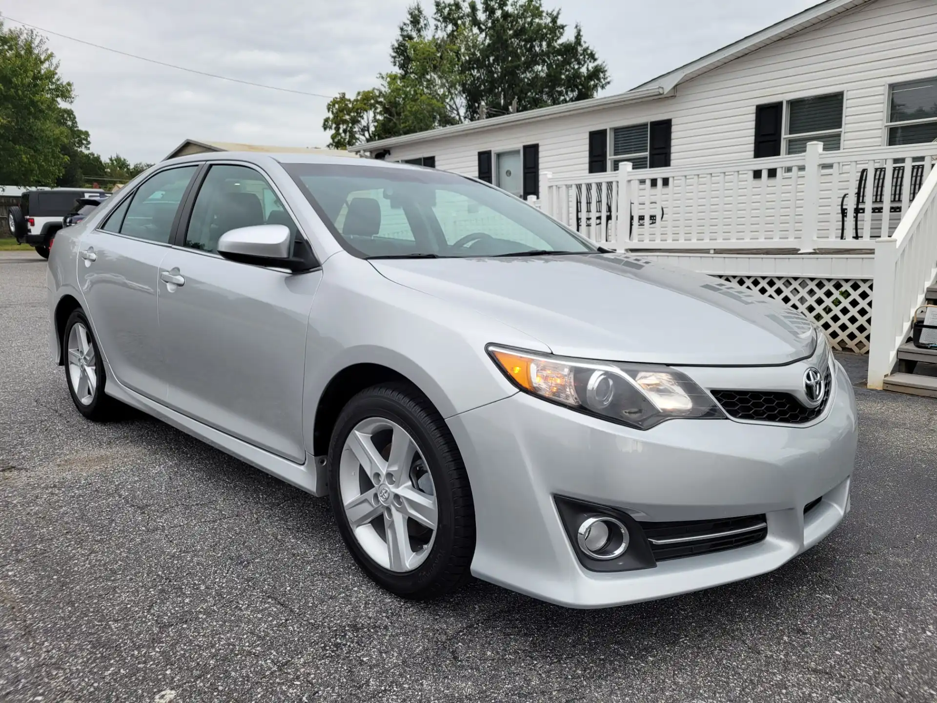2014 Toyota Camry 2.5 Auto SE's photo