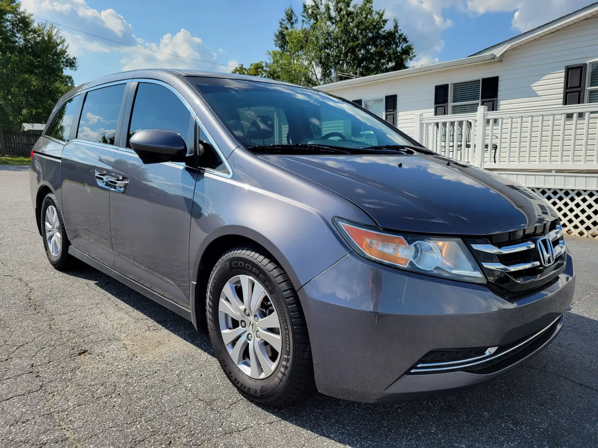 2016 Honda Odyssey SE's photo