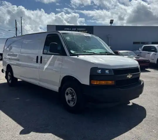 2019 Chevrolet Express 3500 Extended Work Van's photo