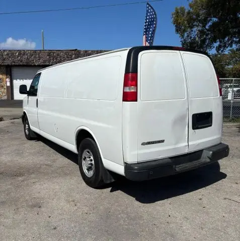 2019 Chevrolet Express Work Van 3500 Extended photo 5