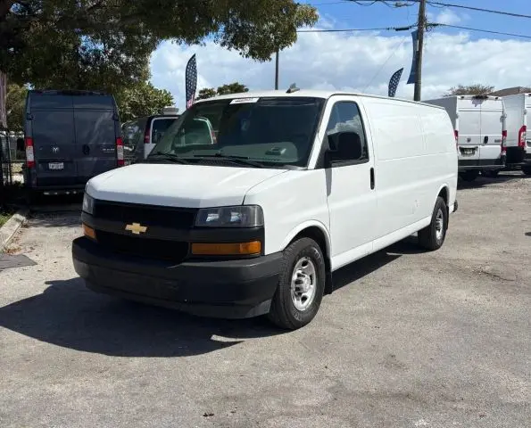 2019 Chevrolet Express Work Van 3500 Extended photo 3