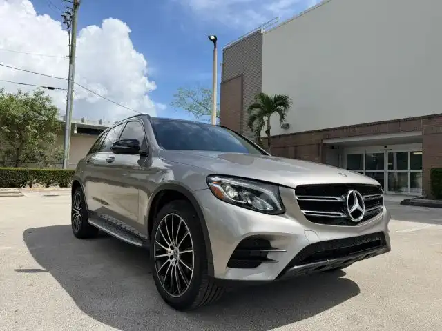 2019 Mercedes-Benz GLC GLC300's photo