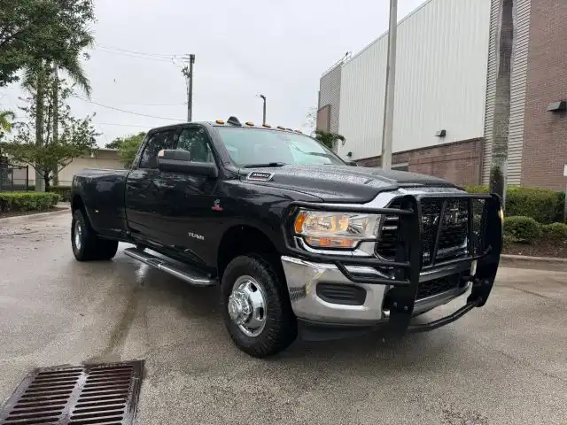 2022 RAM 3500 Big Horn 4WD Crew Cab LWB's photo