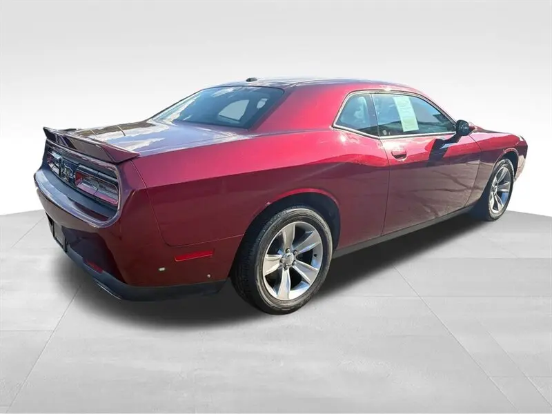 2018 Dodge Challenger SXT photo 5