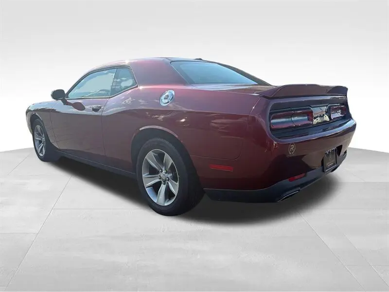 2018 Dodge Challenger SXT photo 3