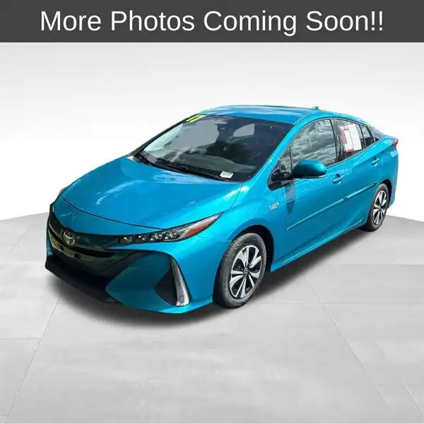2017 Toyota Prius Prime Premium's photo
