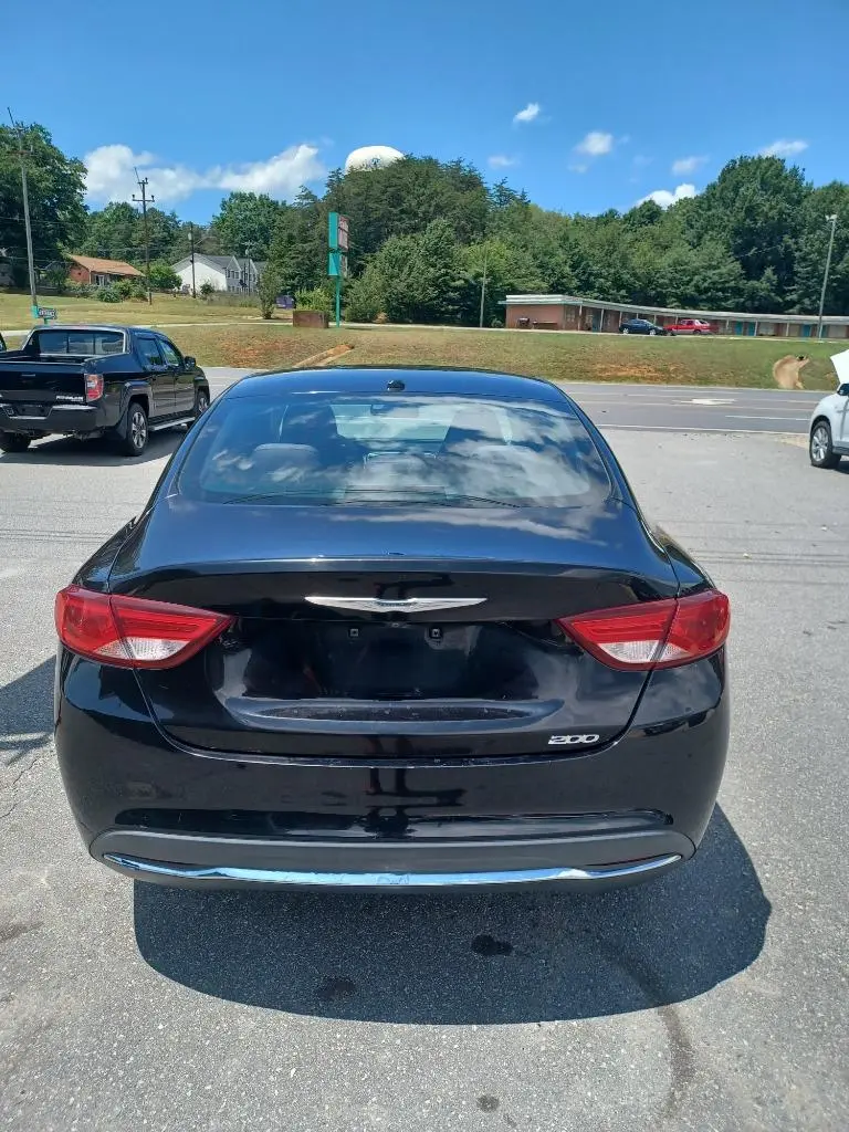 2015 Chrysler 200 Limited photo 5