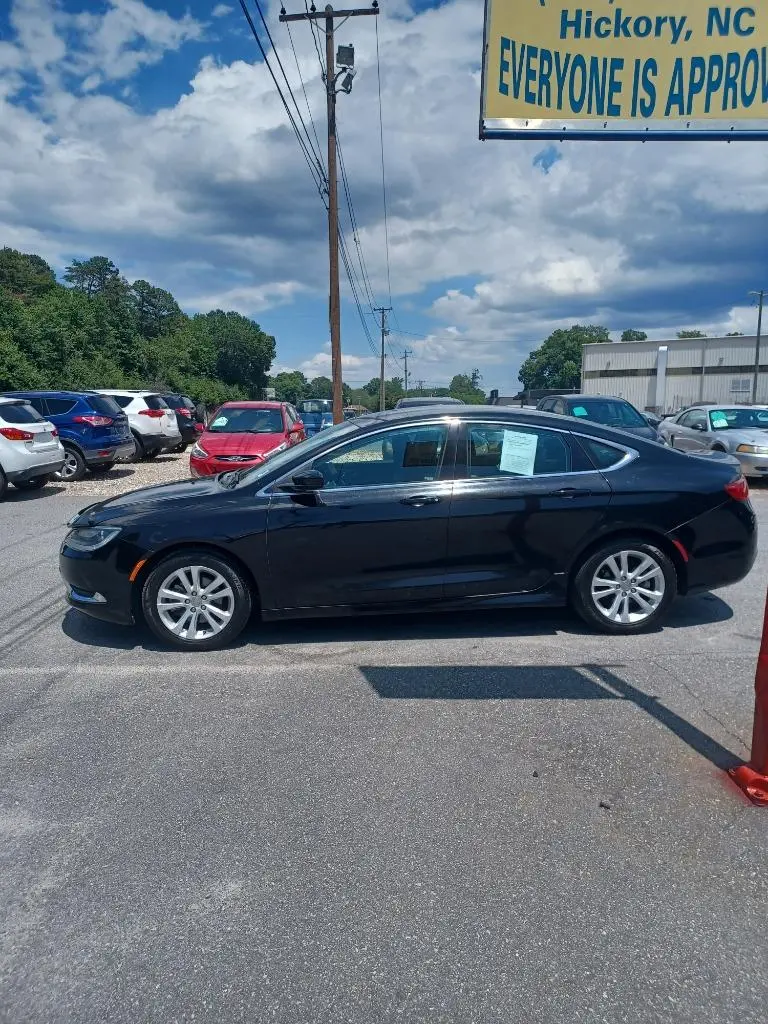 2015 Chrysler 200 Limited photo 3