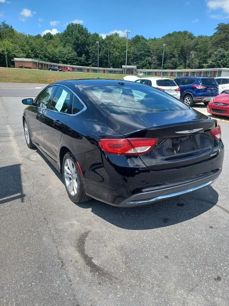2015 Chrysler 200 Limited photo 4