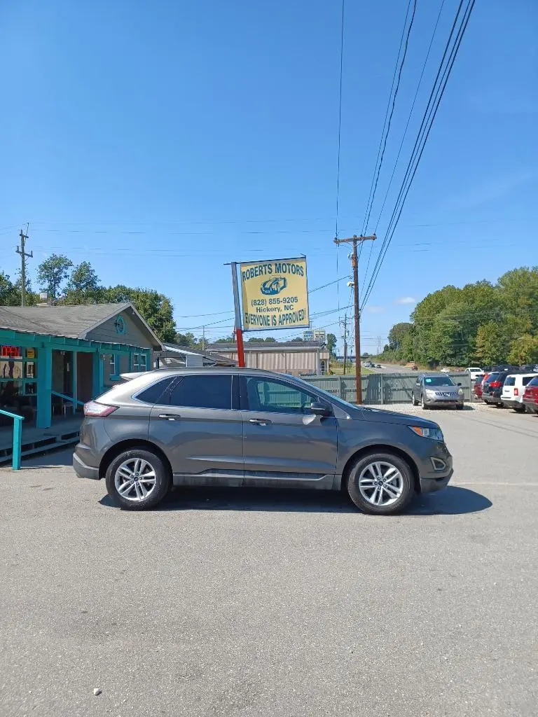 2017 Ford Edge SEL photo 4