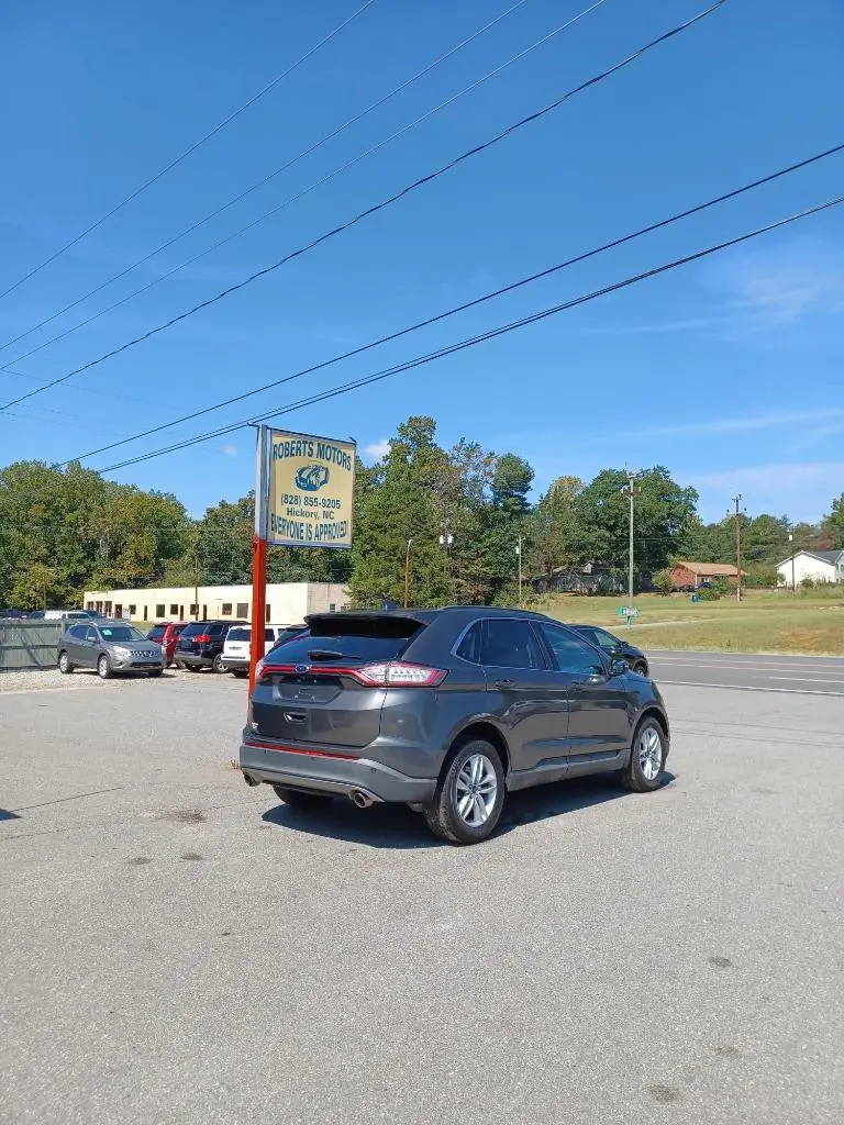 2017 Ford Edge SEL photo 5