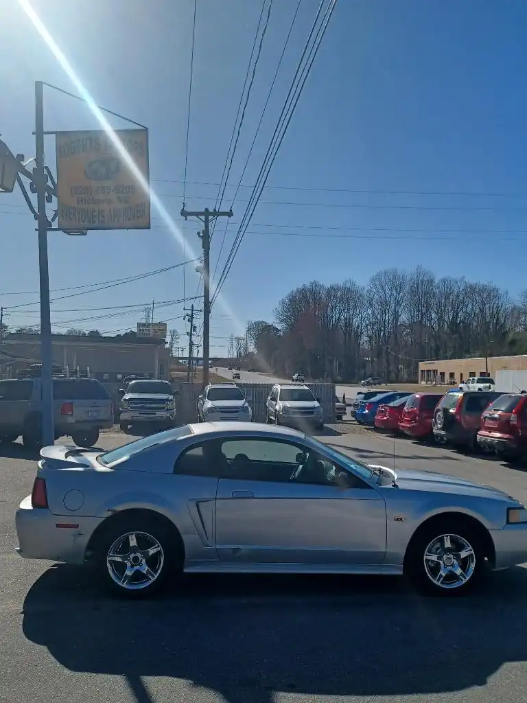 2000 Ford Mustang GT V8's photo