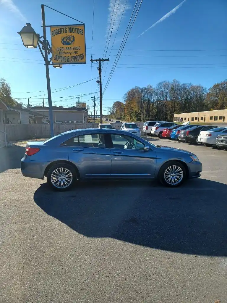 2011 Chrysler 200 Limited's photo