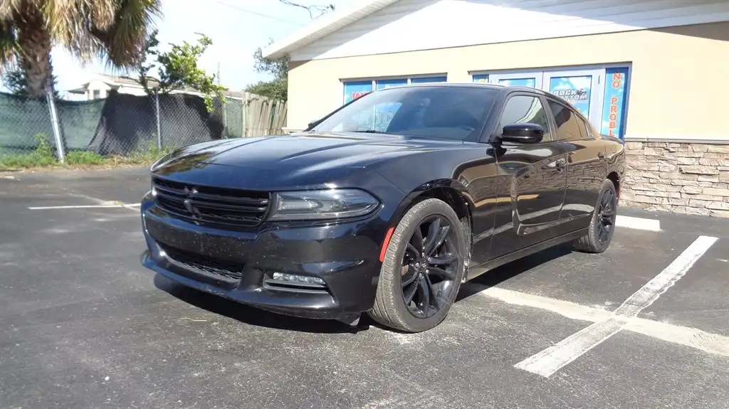 2018 Dodge Charger SXT Plus Premium's photo
