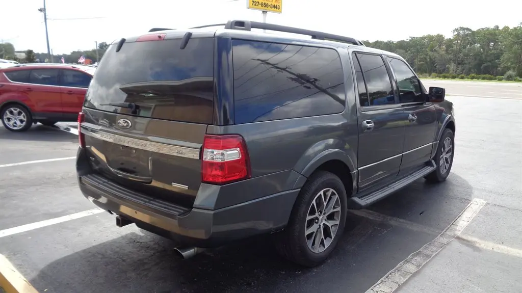 2016 Ford Expedition XLT EL photo 5