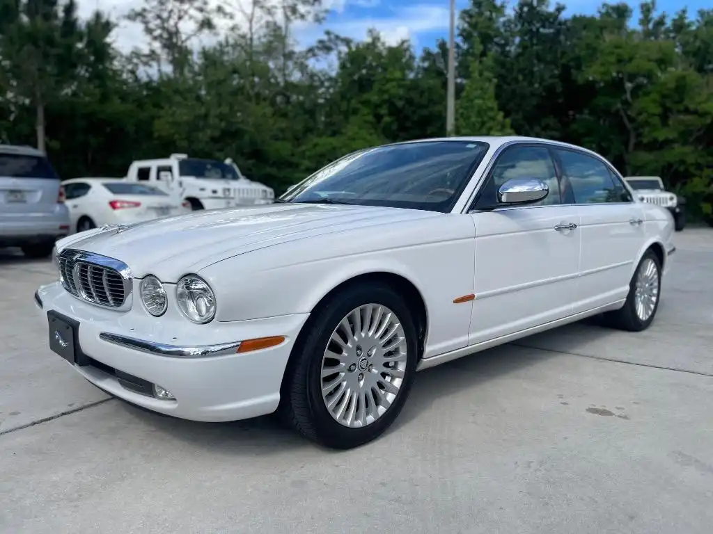 2005 Jaguar XJ Vanden Plas's photo
