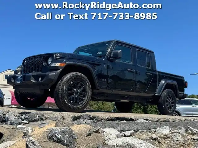 2023 Jeep Gladiator Sport S's photo