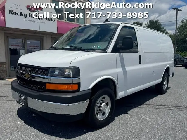 2024 Chevrolet Express 2500 Work Van HD photo 3