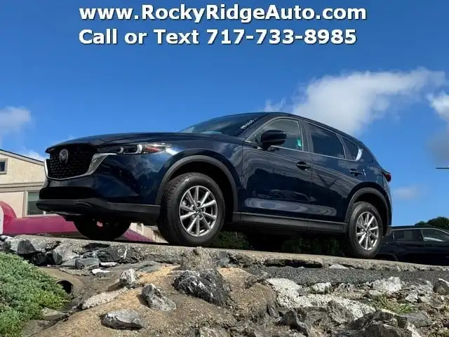 2023 Mazda CX-5 S Preferred package Auto AWD's photo