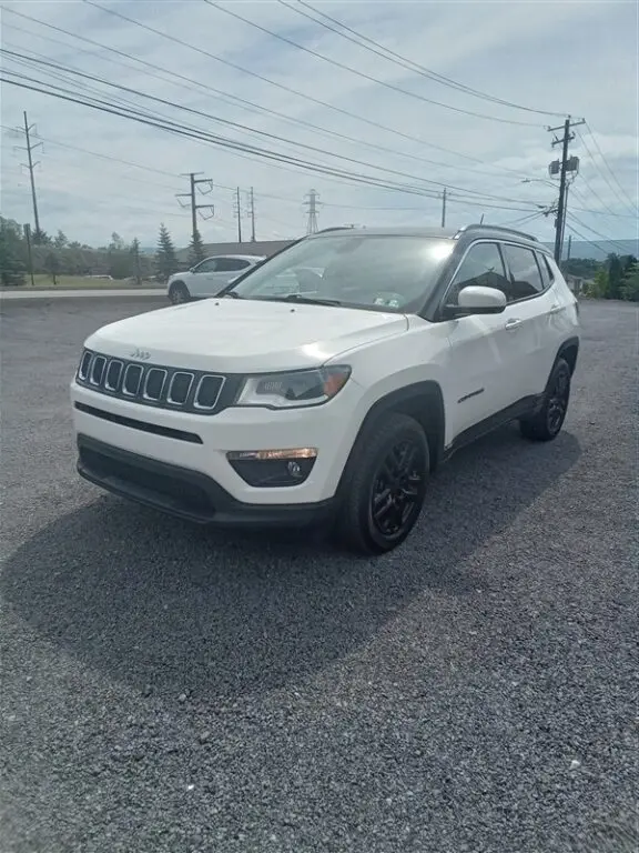 2019 Jeep Compass Latitude 4WD photo 3