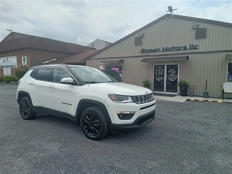 2019 Jeep Compass Latitude 4WD photo 1