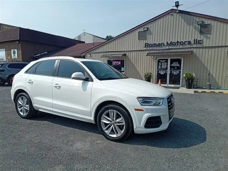 2017 Audi Q3 2.0T Premium Tiptronic quattro's photo