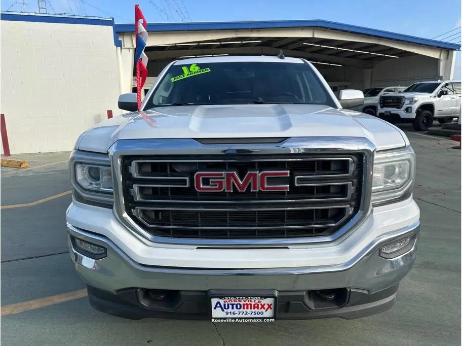2016 GMC Sierra SLE 4WD Crew Cab Short Box photo 3