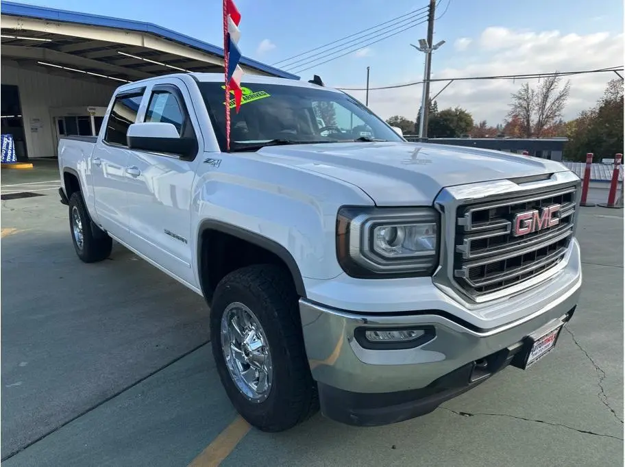 2016 GMC Sierra SLE 4WD Crew Cab Short Box photo 4