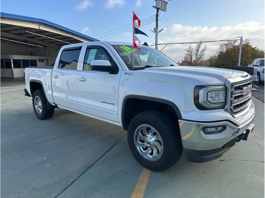 2016 GMC Sierra SLE 4WD Crew Cab Short Box photo 5