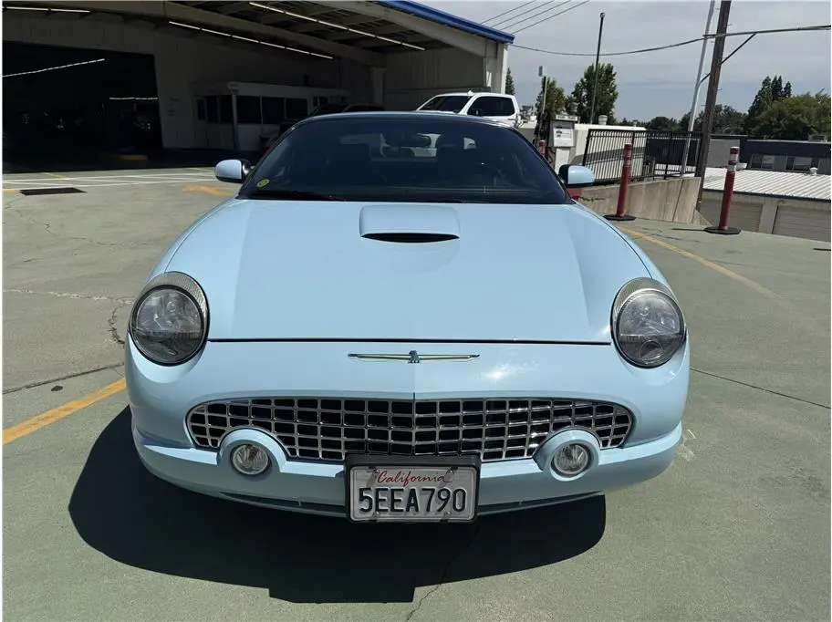2003 Ford Thunderbird Deluxe photo 3