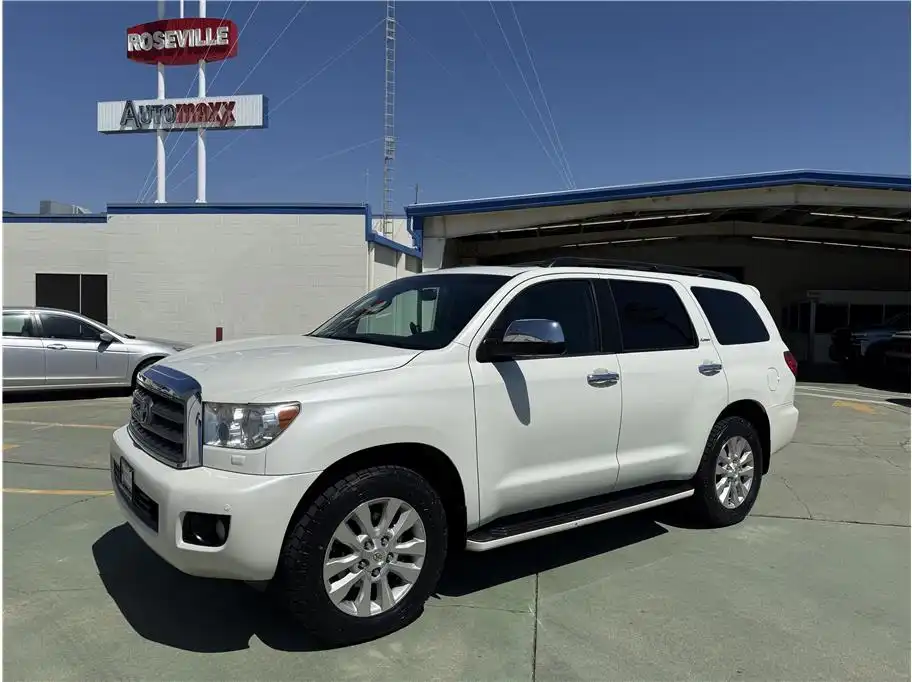 2015 Toyota Sequoia 5.7 Auto 4WD Platinum's photo