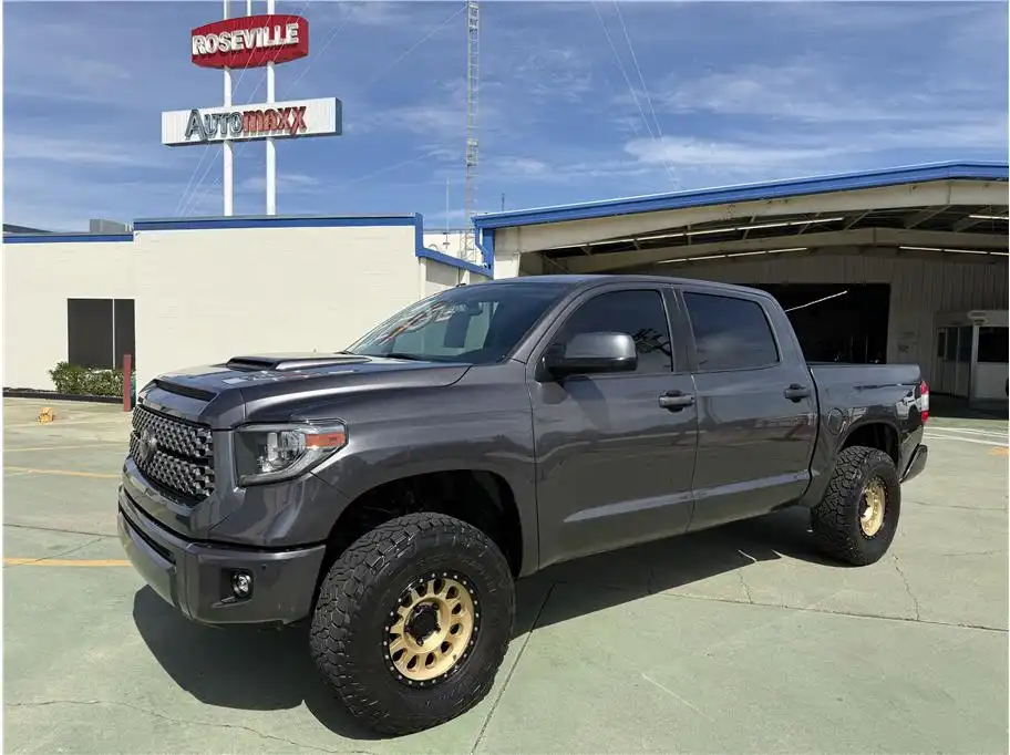 2018 Toyota Tundra SR5 5.7L 4WD CrewMax Short Bed's photo