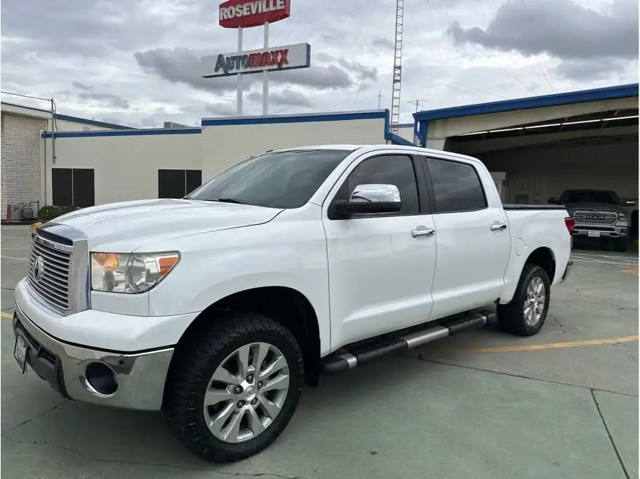 2013 Toyota Tundra 5.7 Auto 4WD Platinum CrewMax's photo