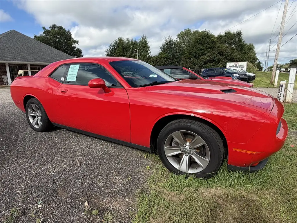 2018 Dodge Challenger SXT photo 3