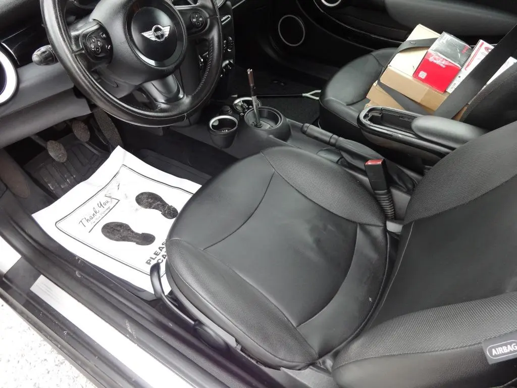 2012 MINI Cooper Base photo 5