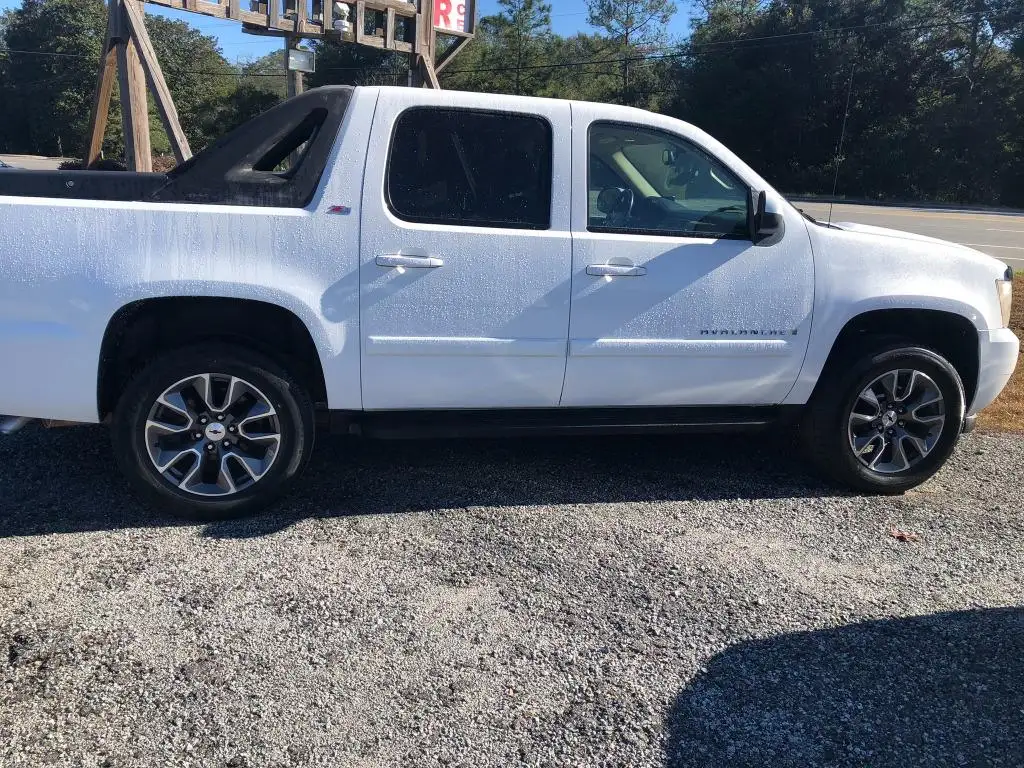 2007 Chevrolet Avalanche 4WD Avalanche w/1LT photo 1