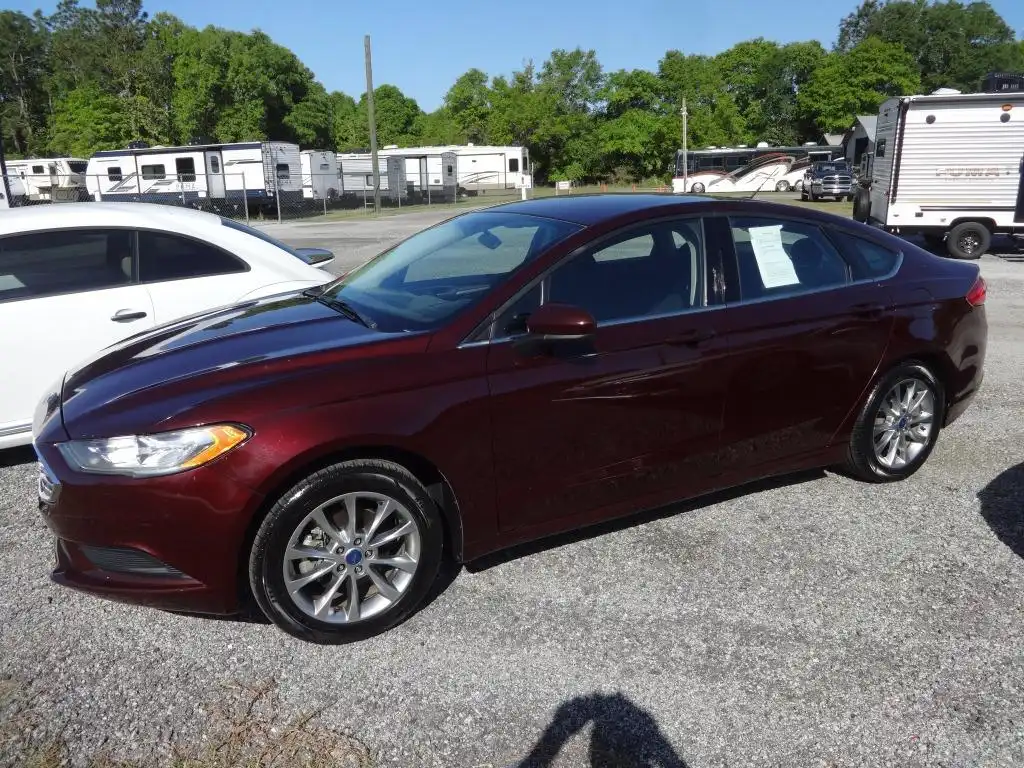 2017 Ford Fusion SE FWD's photo