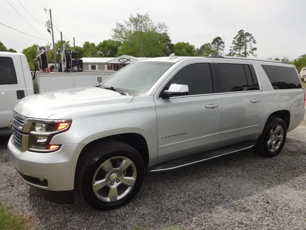 2018 Chevrolet Suburban 2WD 1500 Premier's photo