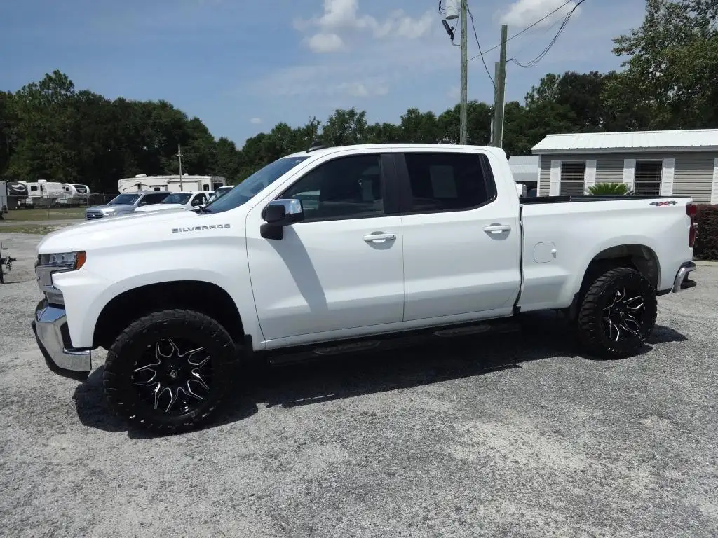 2020 Chevrolet Silverado 1500 LT 4X4 Crew Cab Standard Box's photo