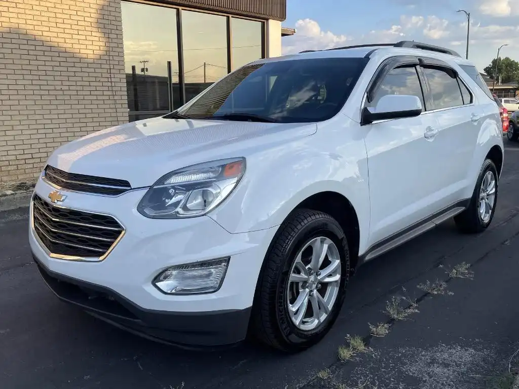 2016 Chevrolet Equinox LT's photo