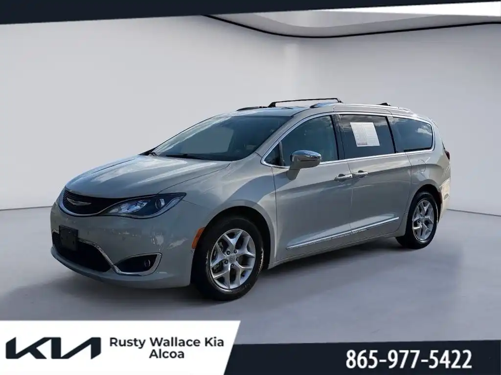 2020 Chrysler Pacifica Limited's photo