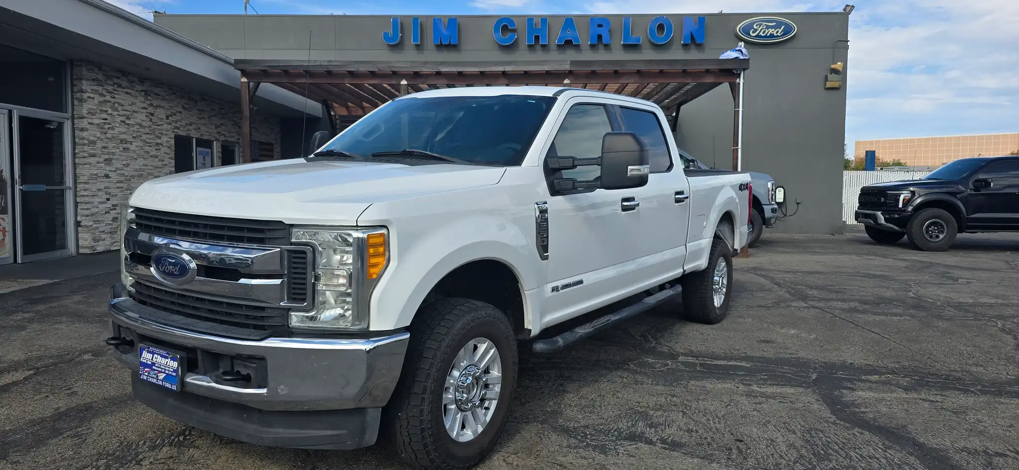 2017 Ford F-250 XLT 4WD Crew Cab 8' Box's photo